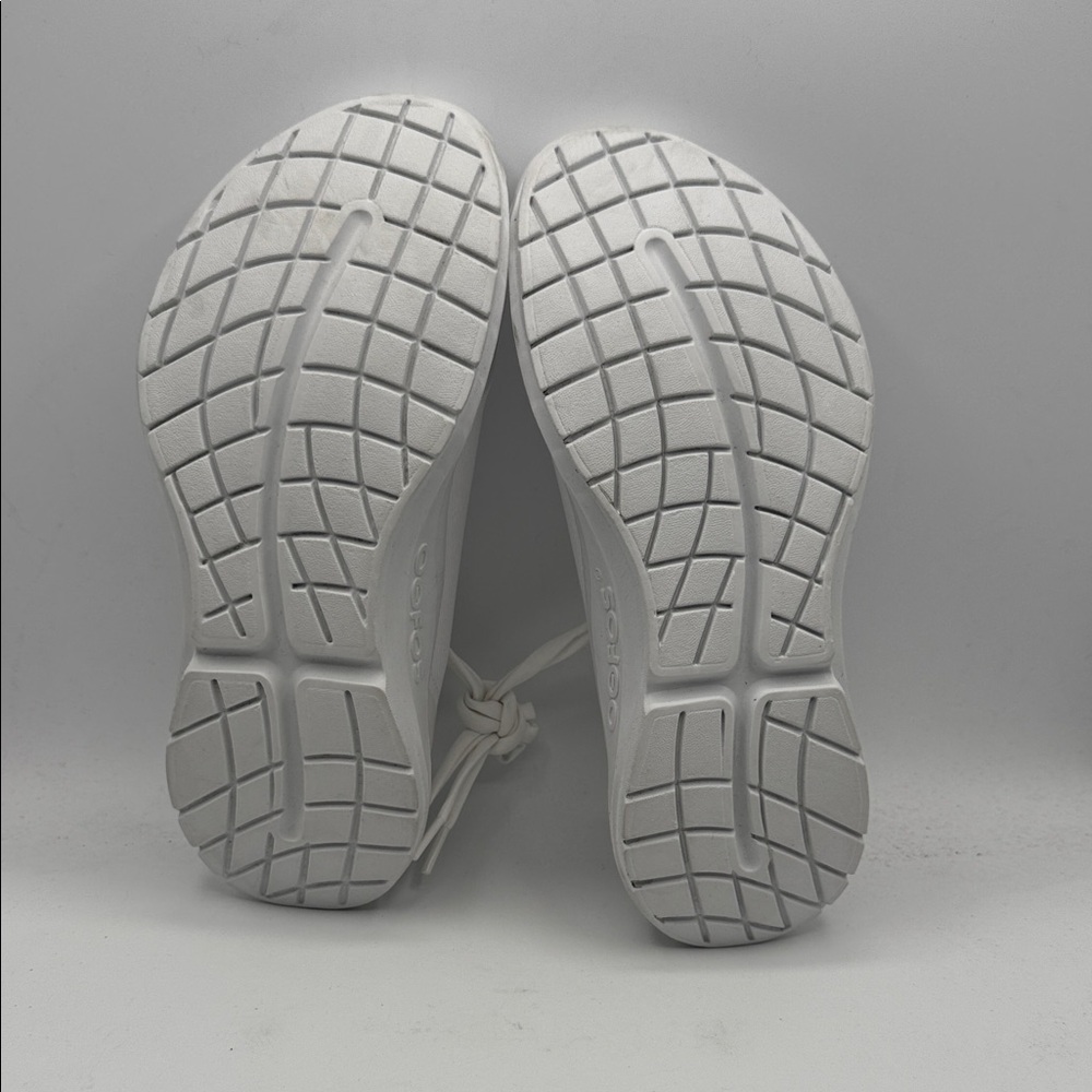OOFOS Women's 10 White Athletic Shoes S10 - Picture 5 of 6